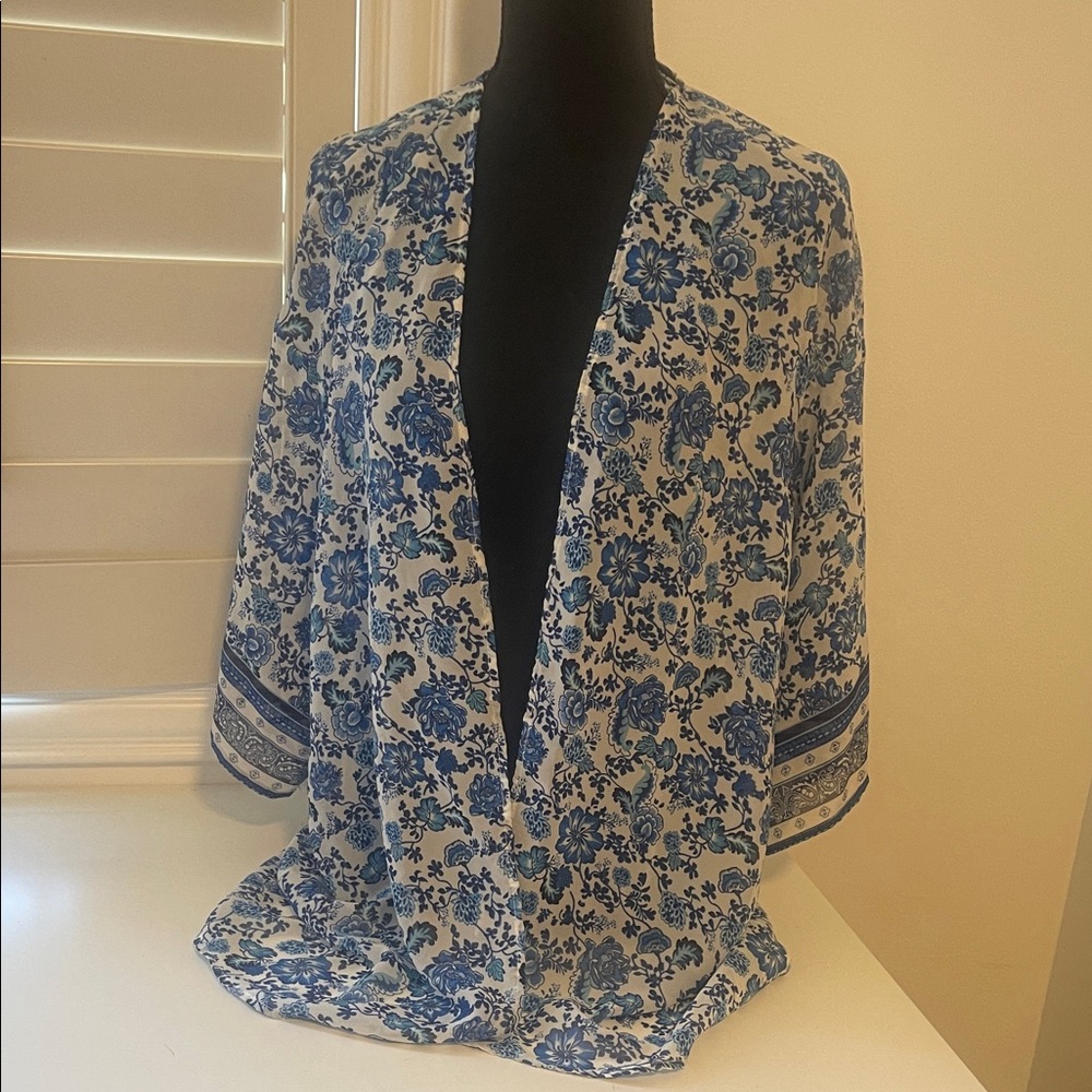 Divided Blue and White Floral Kimono